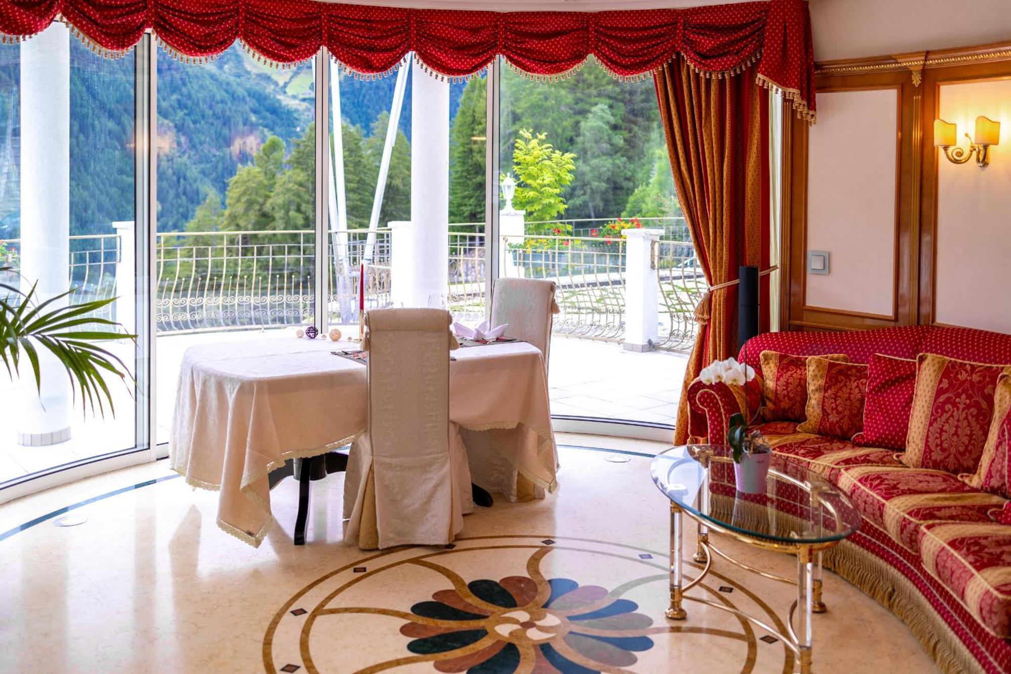 B&B Das Land-Palais - Private Mountain Hideaway Selva dei Molini Exterior foto